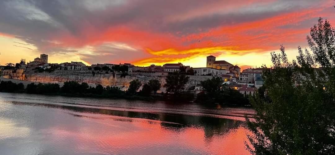 A Los Ojos Del Rio Duero Zamora Exterior photo